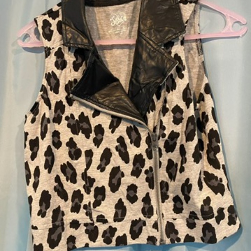 Justice Tan and Blue Heart Graphic Top